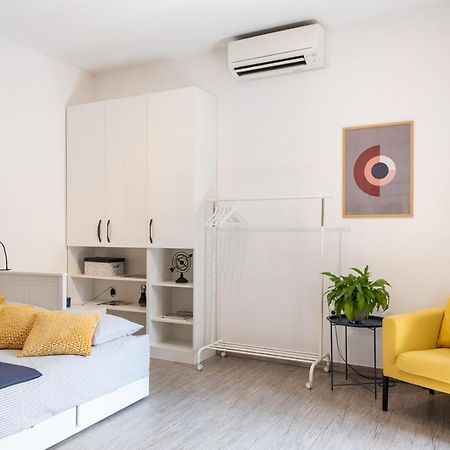 Studio Apartment Les - 4 Min Walk From Amphiteatre Pula Exterior foto