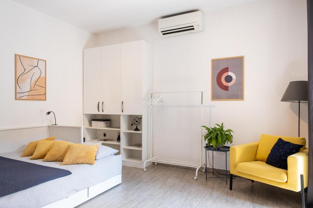 Studio Apartment Les - 4 Min Walk From Amphiteatre Pula Exterior foto